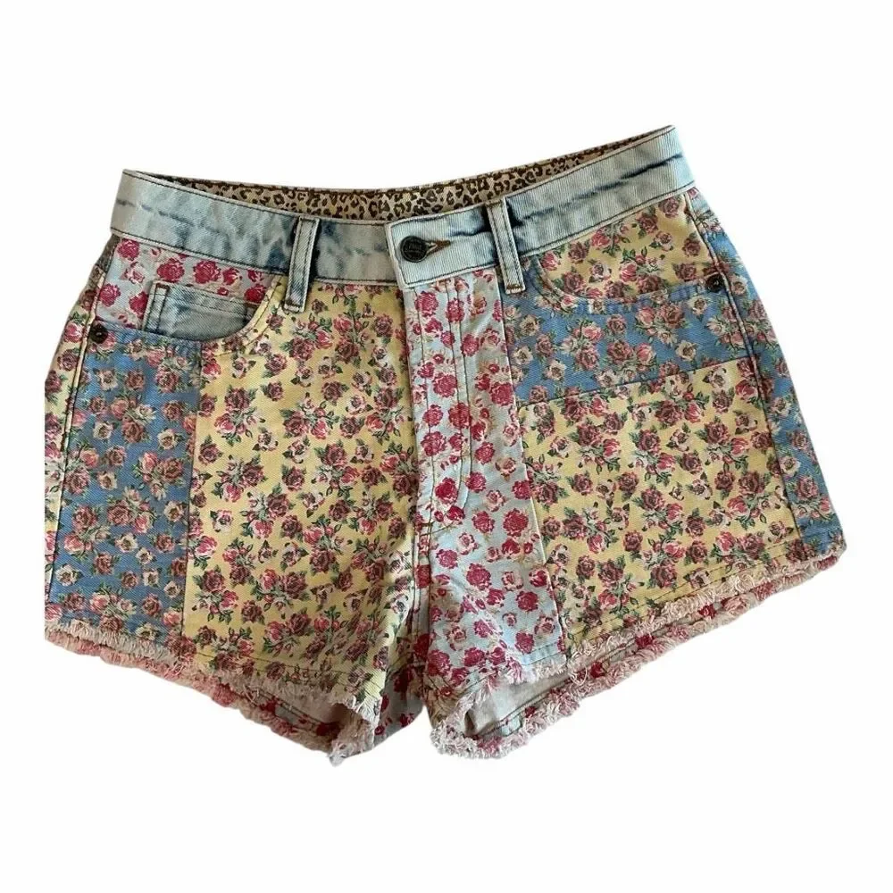 NWOT Farm Rio Anthropologie Women’s 26 HR Patchwork Denim Floral Shorts - Picture 3 of 7